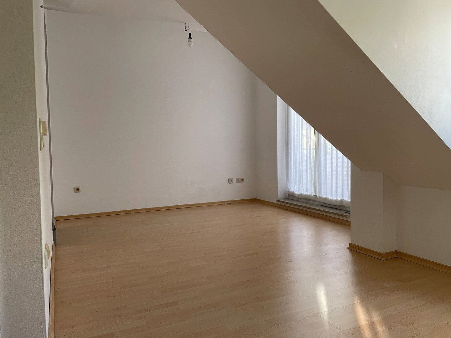 Pronájem bytu 1+1 24 m², Heinestr. 4, Ingolstadt, Bavorsko Pronájem bytu 1+1 24 m², Heinestr. 4, Ingolstadt, Bavorsko