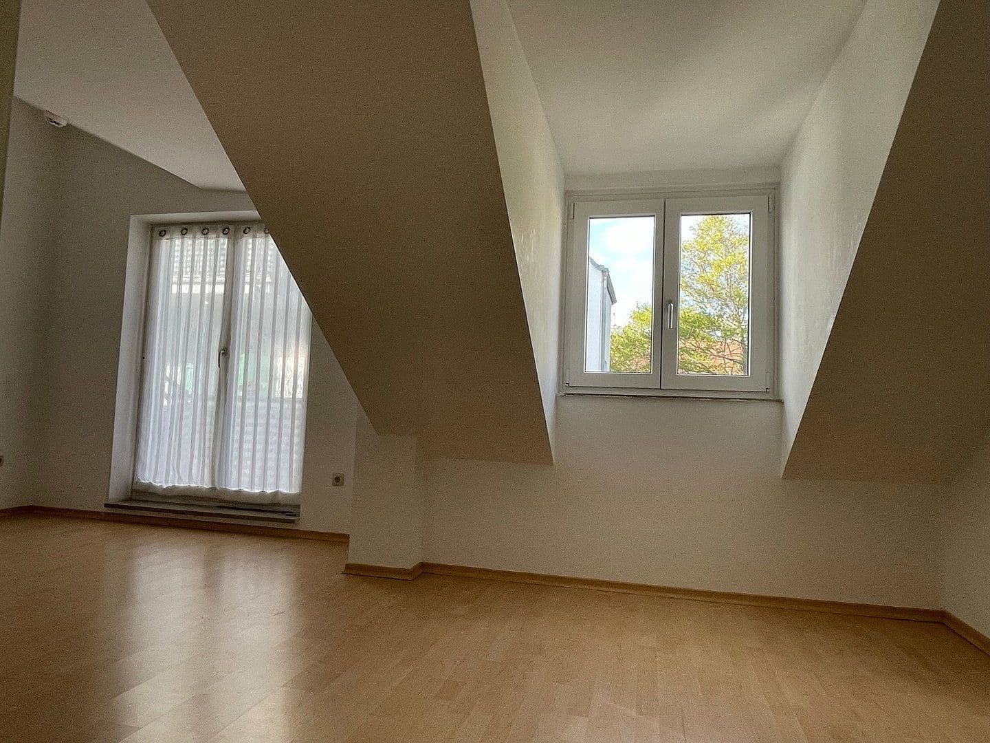 Pronájem bytu 1+1 24 m², Heinestr. 4, Ingolstadt, Bavorsko Pronájem bytu 1+1 24 m², Heinestr. 4, Ingolstadt, Bavorsko
