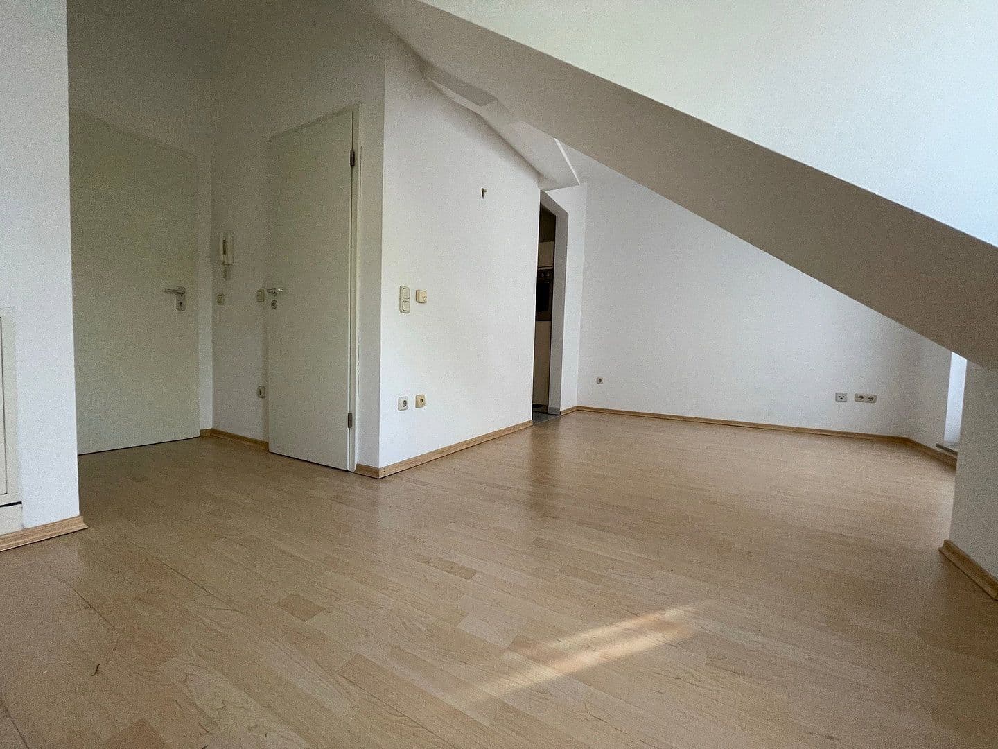 Pronájem bytu 1+1 24 m², Heinestr. 4, Ingolstadt, Bavorsko Pronájem bytu 1+1 24 m², Heinestr. 4, Ingolstadt, Bavorsko