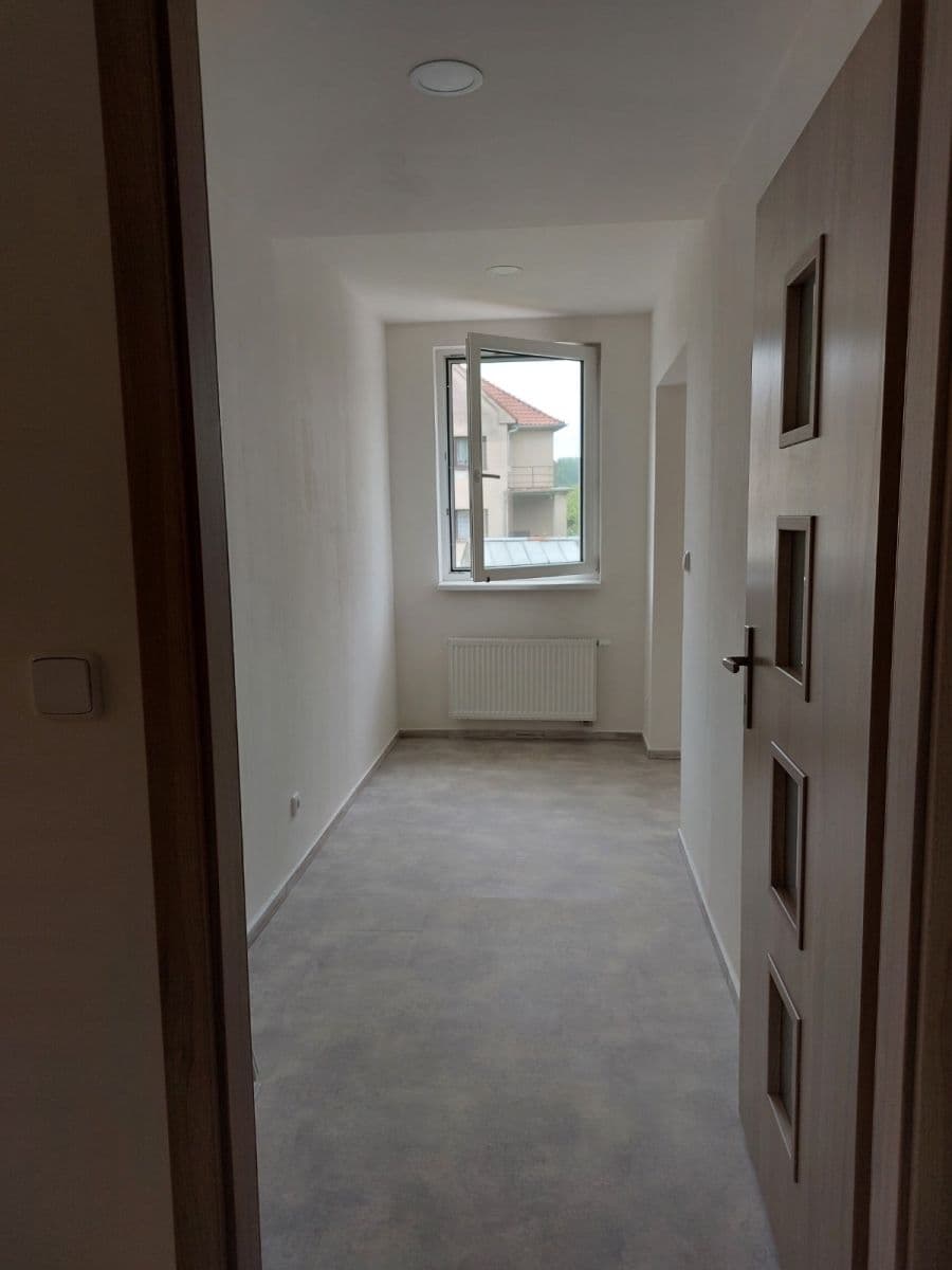 Pronájem bytu 2+1 70 m², U Obory, Úvaly, Středočeský kraj Pronájem bytu 2+1 70 m², U Obory, Úvaly, Středočeský kraj