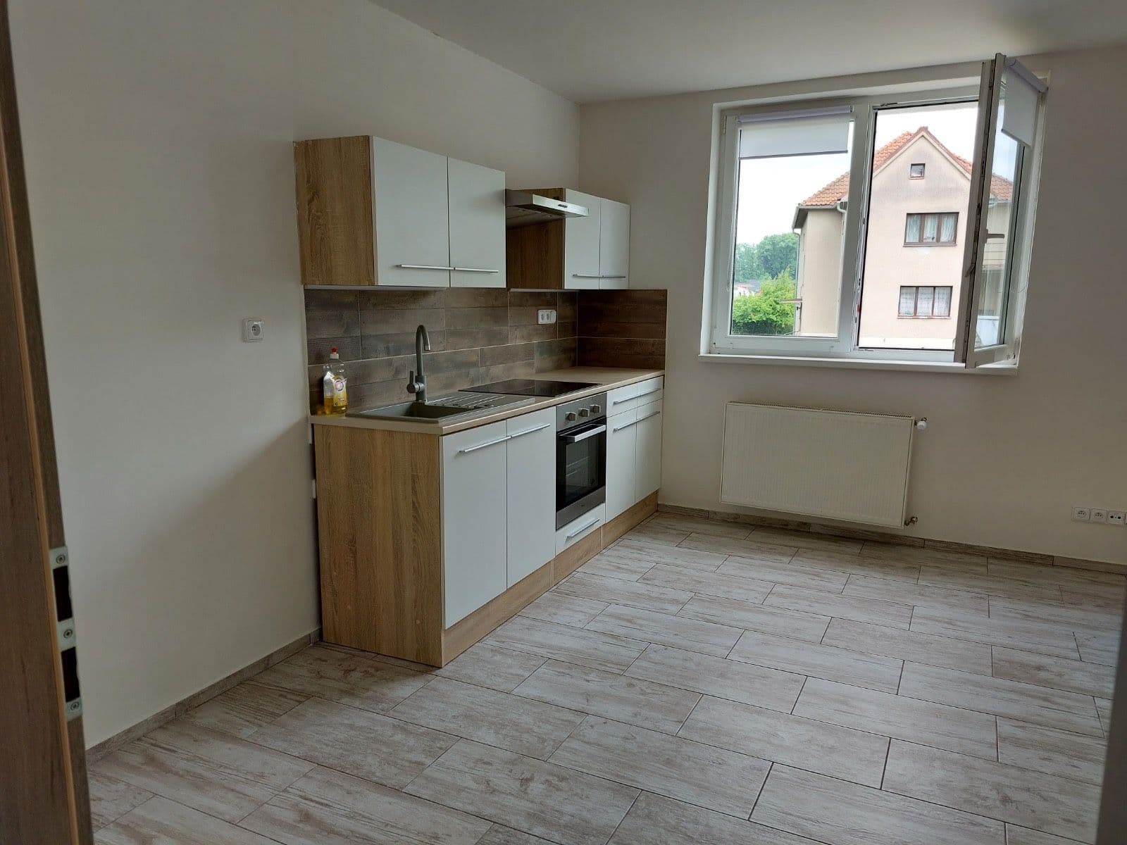 Pronájem bytu 2+1 70 m², U Obory, Úvaly, Středočeský kraj Pronájem bytu 2+1 70 m², U Obory, Úvaly, Středočeský kraj