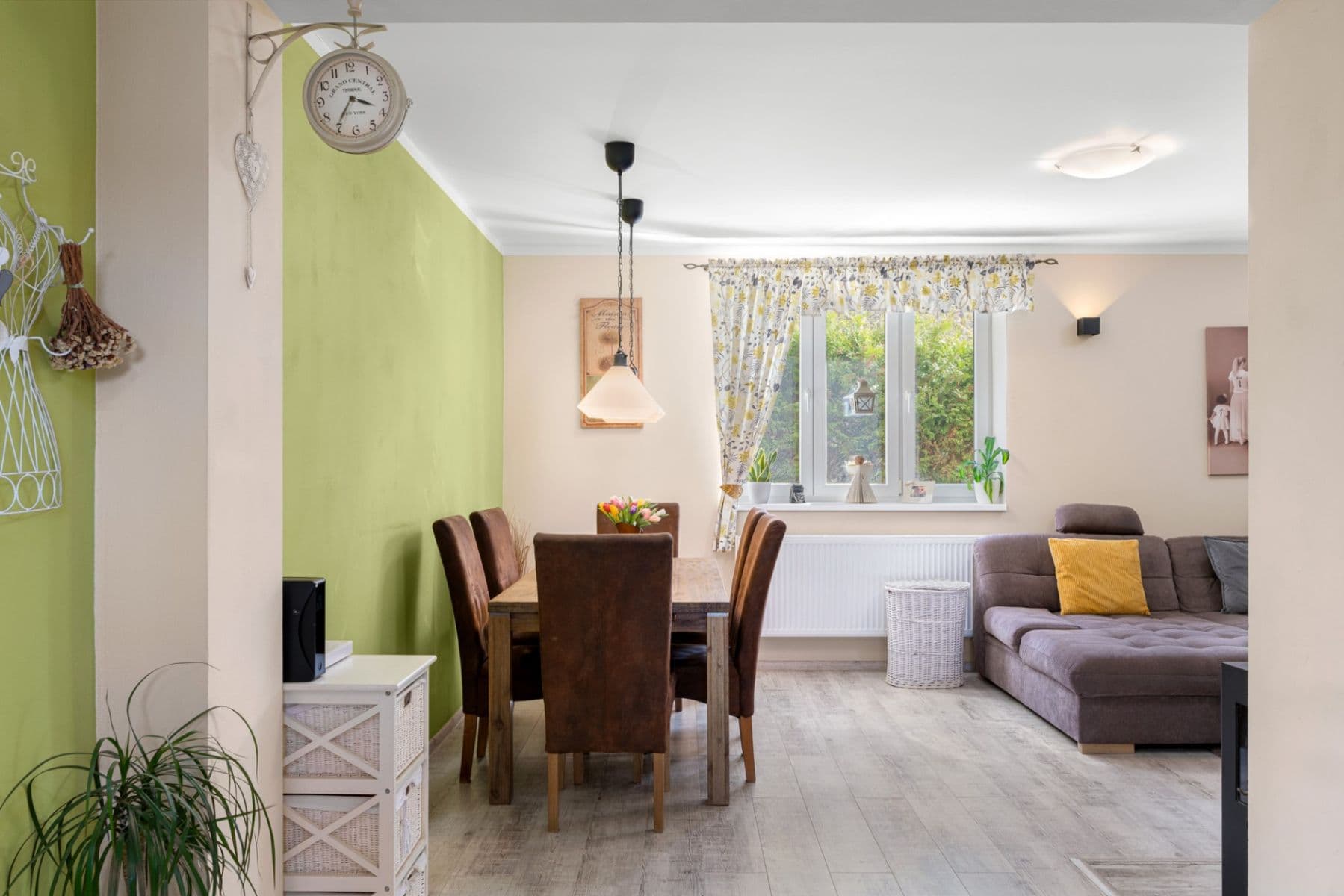Prodej domu 168 m², pozemek 541 m², Vinařice, Středočeský kraj Prodej domu 168 m², pozemek 541 m², Vinařice, Středočeský kraj