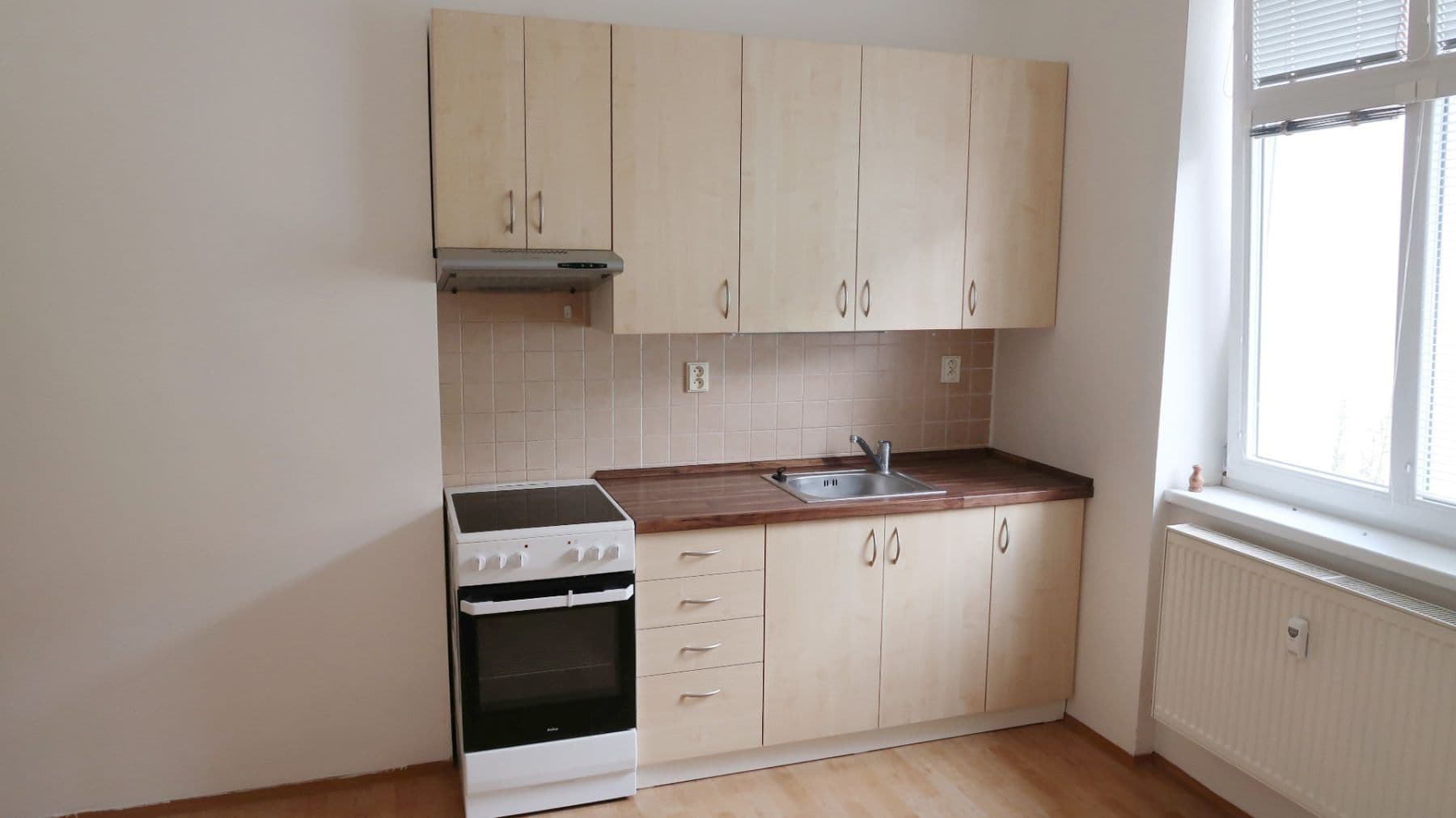 Pronájem bytu 1+1 34 m², Karáskovo náměstí, Brno, Jihomoravský kraj Pronájem bytu 1+1 34 m², Karáskovo náměstí, Brno, Jihomoravský kraj