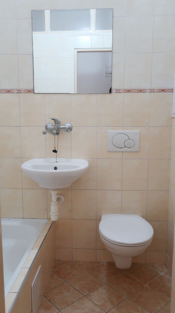 Pronájem bytu 1+1 34 m², Karáskovo náměstí, Brno, Jihomoravský kraj Pronájem bytu 1+1 34 m², Karáskovo náměstí, Brno, Jihomoravský kraj