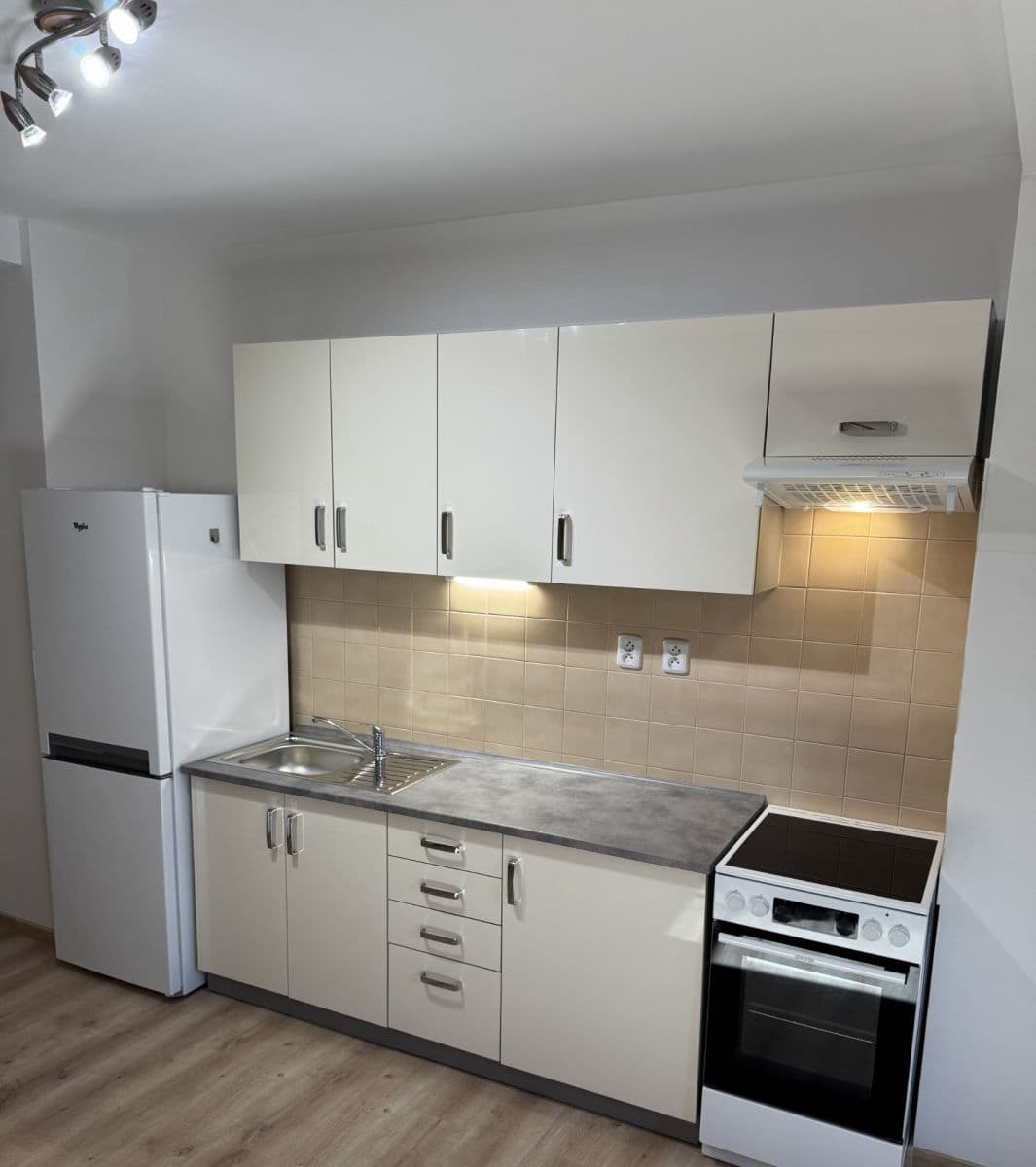 Pronájem bytu 2+kk 51 m², Štefánikova, Praha, Praha Pronájem bytu 2+kk 51 m², Štefánikova, Praha, Praha
