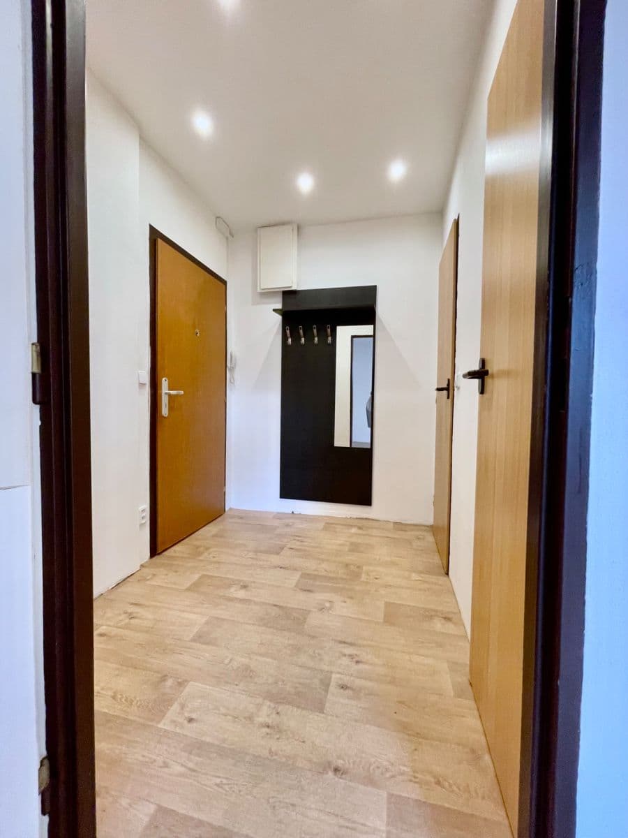 Prodej bytu 1+1 34 m², Trytova, Praha, Praha Prodej bytu 1+1 34 m², Trytova, Praha, Praha