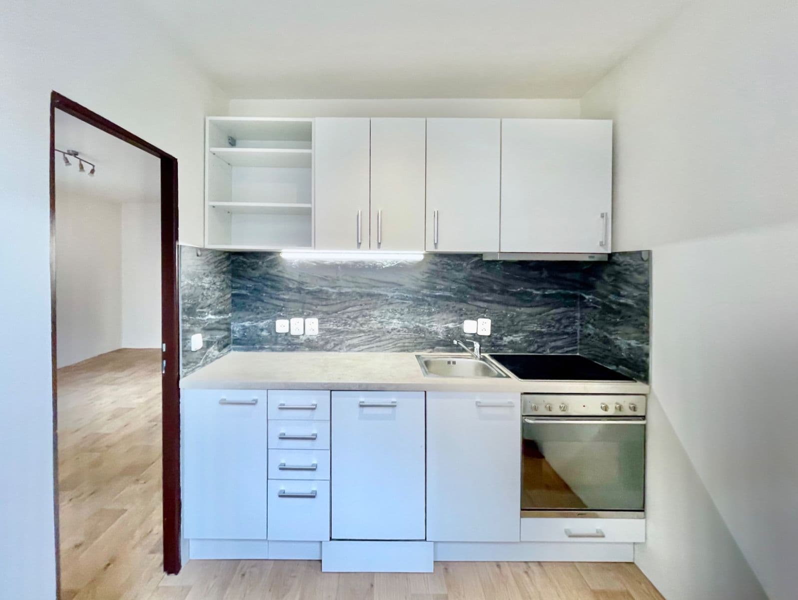 Prodej bytu 1+1 34 m², Trytova, Praha, Praha Prodej bytu 1+1 34 m², Trytova, Praha, Praha