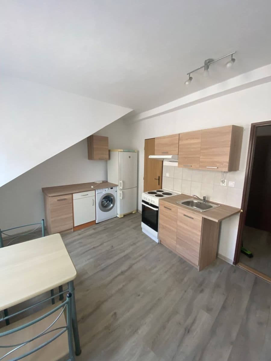 Pronájem bytu 1+1 50 m², Sokolovská, Karlovy Vary, Karlovarský kraj Pronájem bytu 1+1 50 m², Sokolovská, Karlovy Vary, Karlovarský kraj