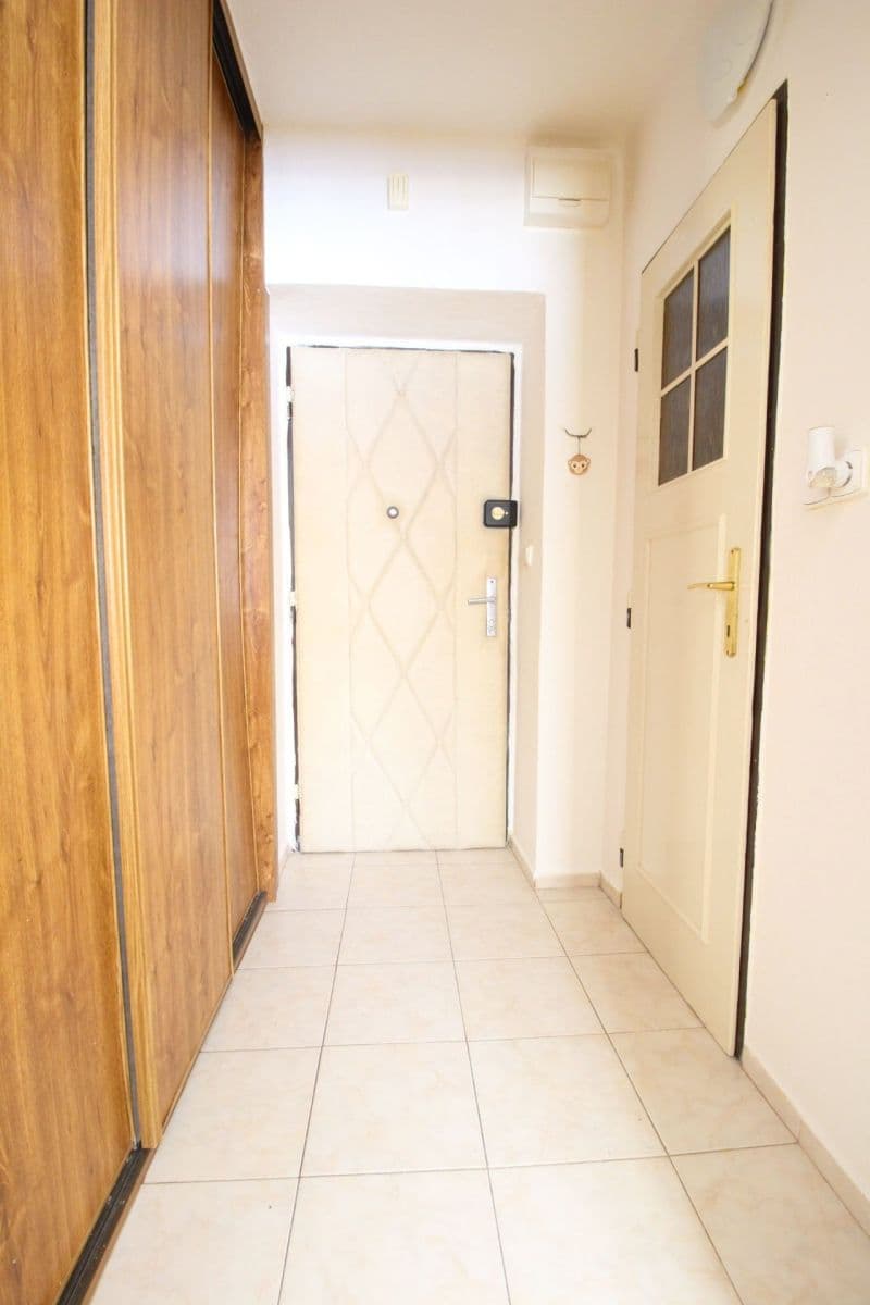 Pronájem bytu 1+1 32 m², Sevastopolská, Kladno, Středočeský kraj Pronájem bytu 1+1 32 m², Sevastopolská, Kladno, Středočeský kraj