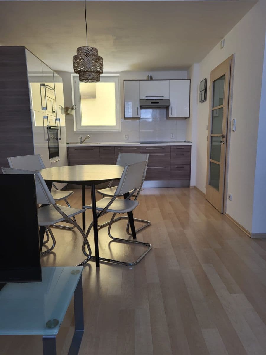 Pronájem bytu 2+kk 55 m², Osadní, Praha, Praha Pronájem bytu 2+kk 55 m², Osadní, Praha, Praha