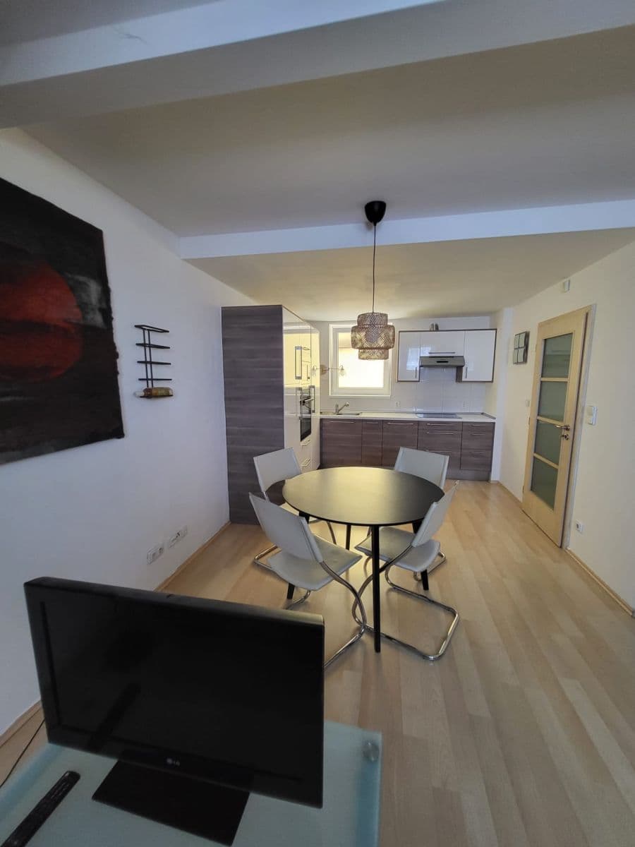 Pronájem bytu 2+kk 55 m², Osadní, Praha, Praha Pronájem bytu 2+kk 55 m², Osadní, Praha, Praha