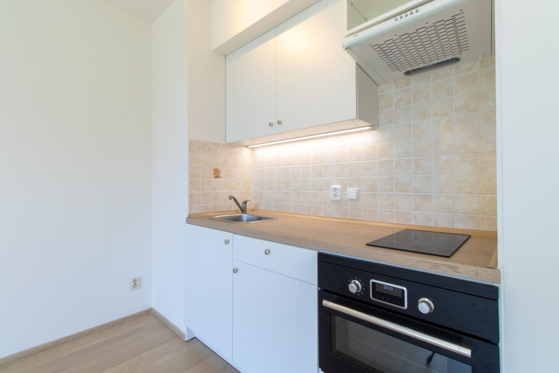Pronájem bytu 1+kk 30 m², Bohumila Landy, Kladno, Středočeský kraj Pronájem bytu 1+kk 30 m², Bohumila Landy, Kladno, Středočeský kraj