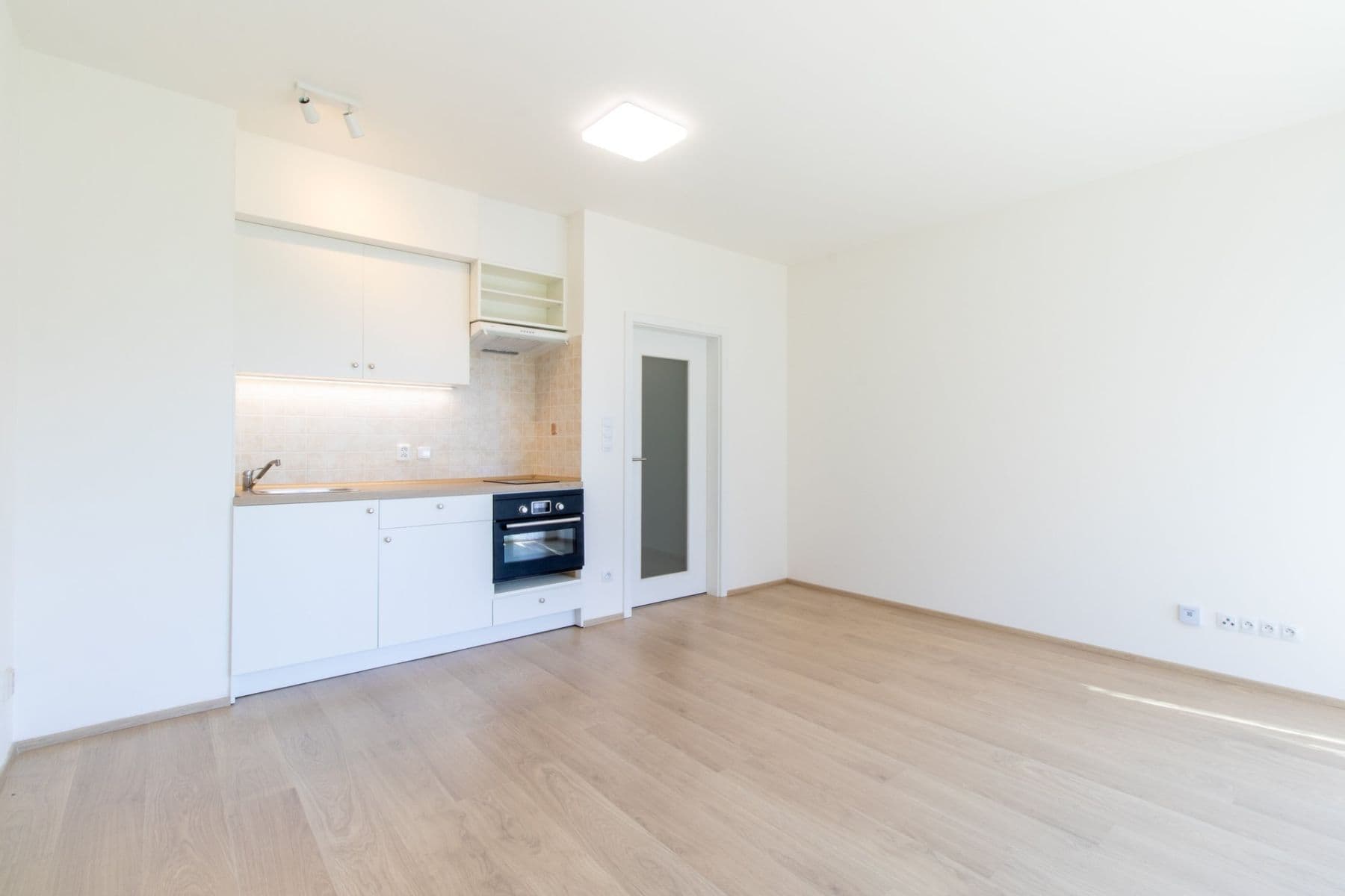 Pronájem bytu 1+kk 30 m², Bohumila Landy, Kladno, Středočeský kraj Pronájem bytu 1+kk 30 m², Bohumila Landy, Kladno, Středočeský kraj