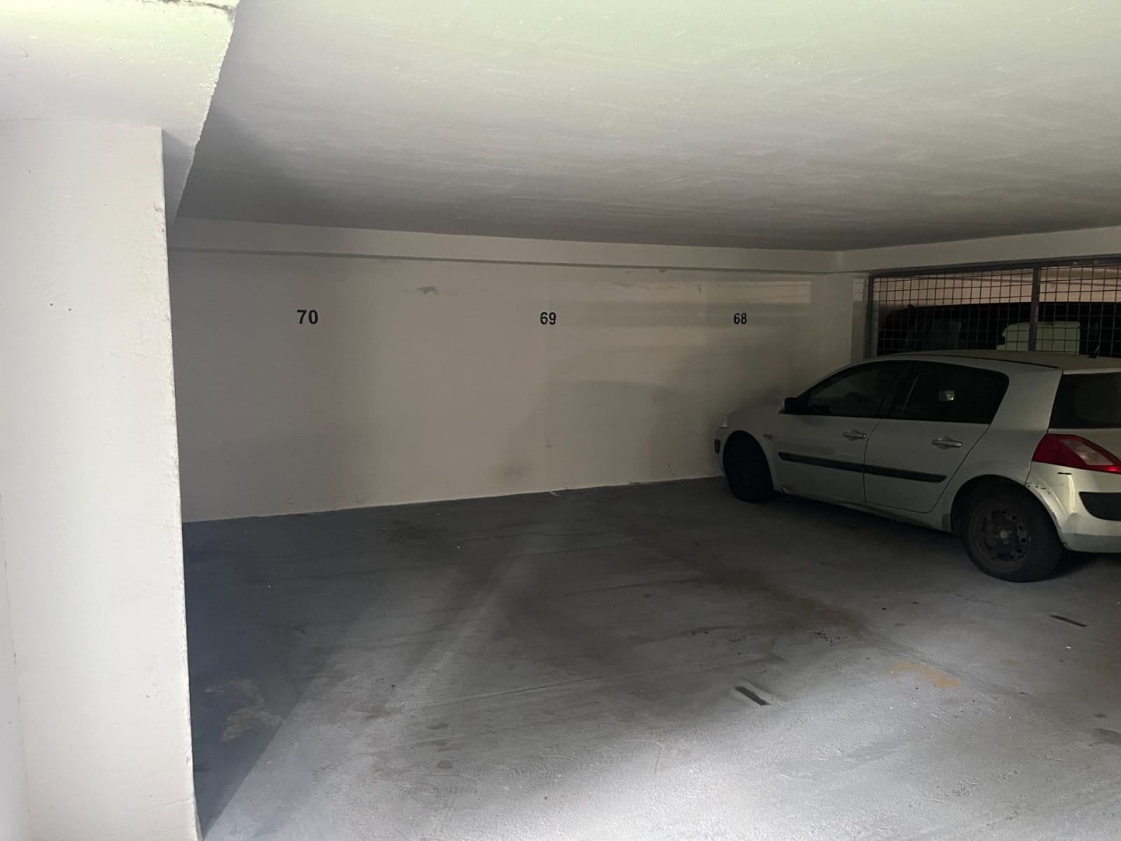Prodej garáže 12 m², Pod Klaudiánkou, Praha, Praha Prodej garáže 12 m², Pod Klaudiánkou, Praha, Praha