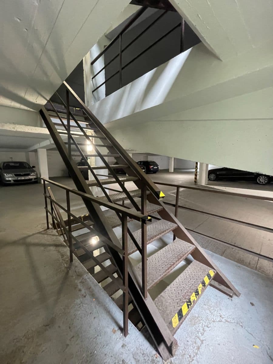 Prodej garáže 12 m², Pod Klaudiánkou, Praha, Praha Prodej garáže 12 m², Pod Klaudiánkou, Praha, Praha
