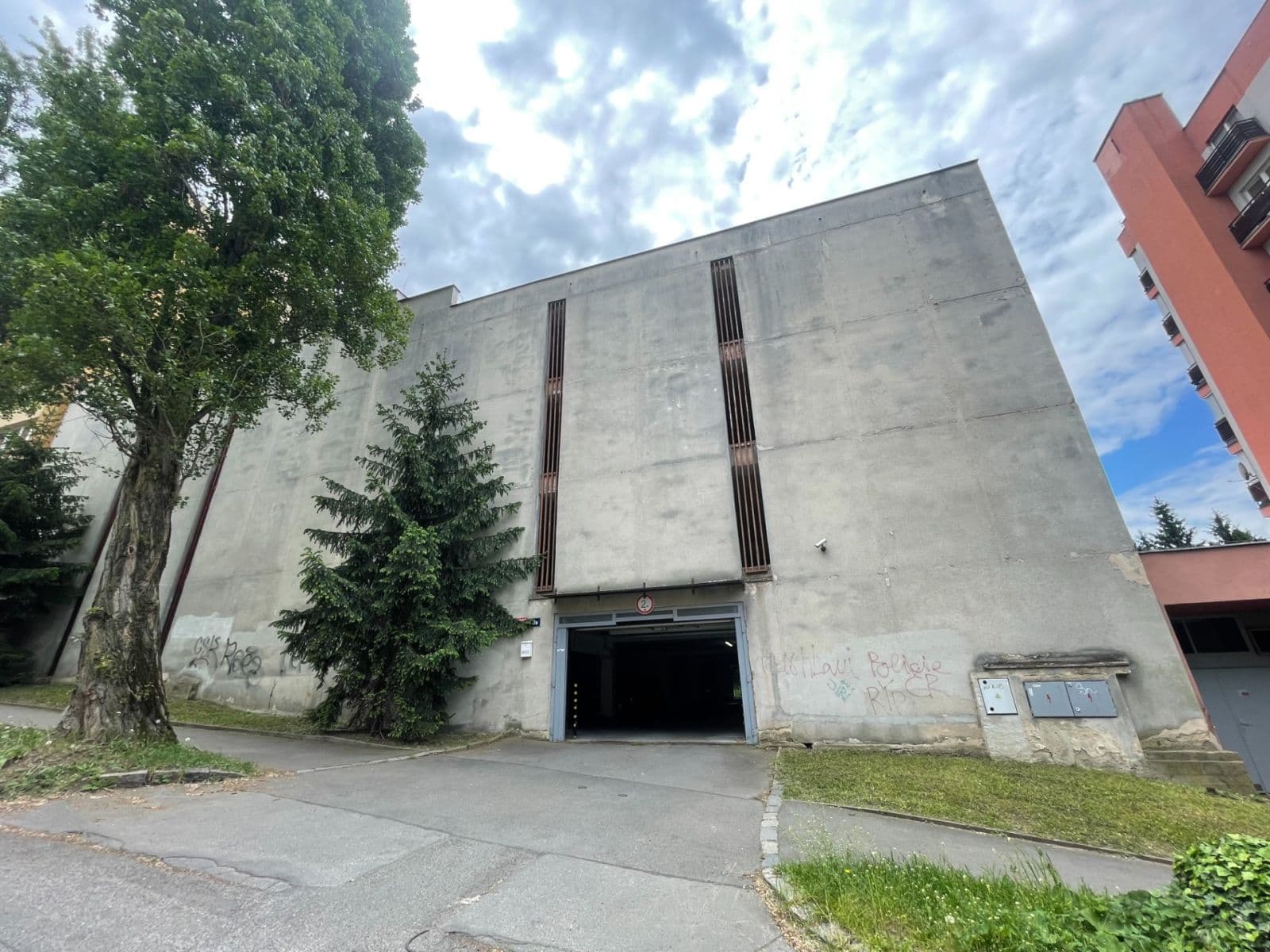 Prodej garáže 12 m², Pod Klaudiánkou, Praha, Praha Prodej garáže 12 m², Pod Klaudiánkou, Praha, Praha
