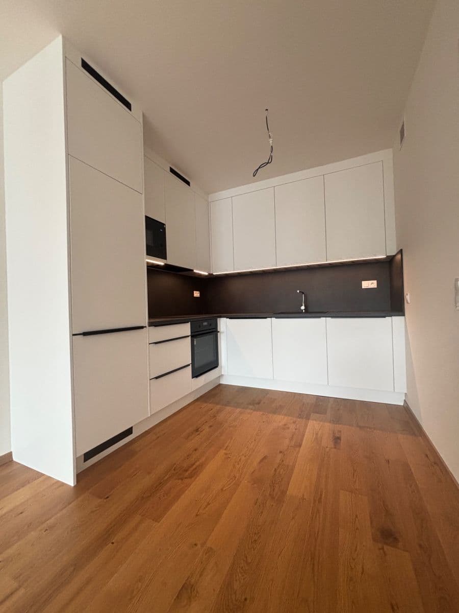 Pronájem bytu 2+kk 52 m², Komárkova, Praha, Praha Pronájem bytu 2+kk 52 m², Komárkova, Praha, Praha