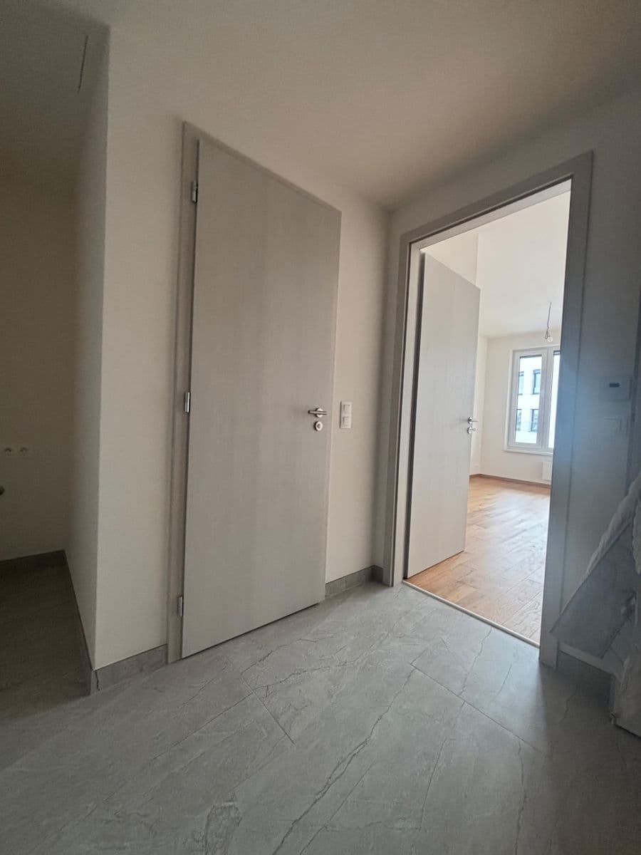 Pronájem bytu 2+kk 52 m², Komárkova, Praha, Praha Pronájem bytu 2+kk 52 m², Komárkova, Praha, Praha