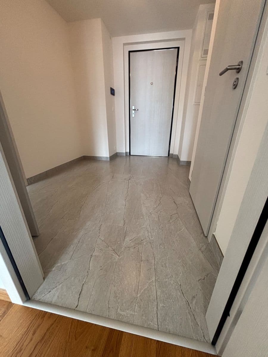 Pronájem bytu 2+kk 52 m², Komárkova, Praha, Praha Pronájem bytu 2+kk 52 m², Komárkova, Praha, Praha