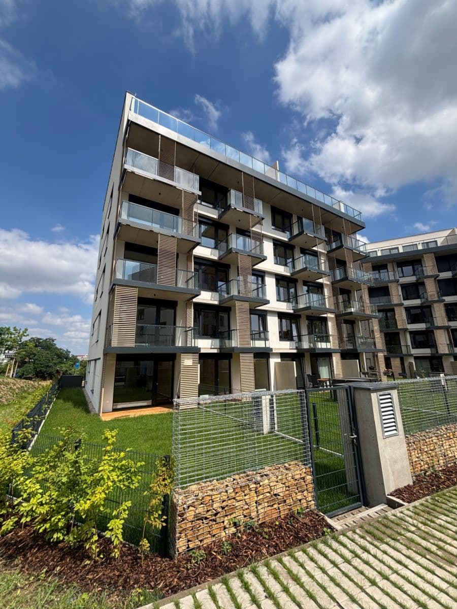 Pronájem bytu 2+kk 52 m², Komárkova, Praha, Praha Pronájem bytu 2+kk 52 m², Komárkova, Praha, Praha