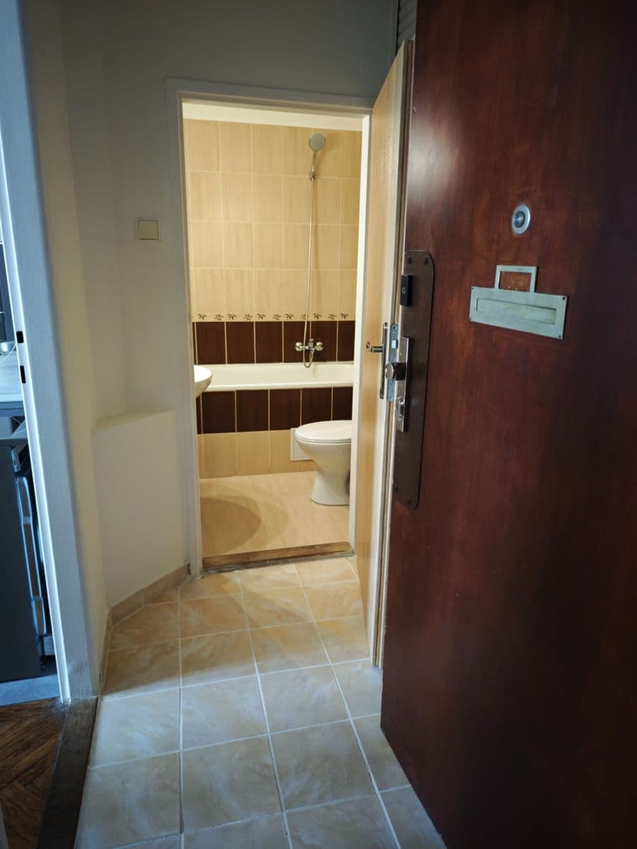 Pronájem bytu 1+kk 28 m², Komunardů, Praha, Praha Pronájem bytu 1+kk 28 m², Komunardů, Praha, Praha