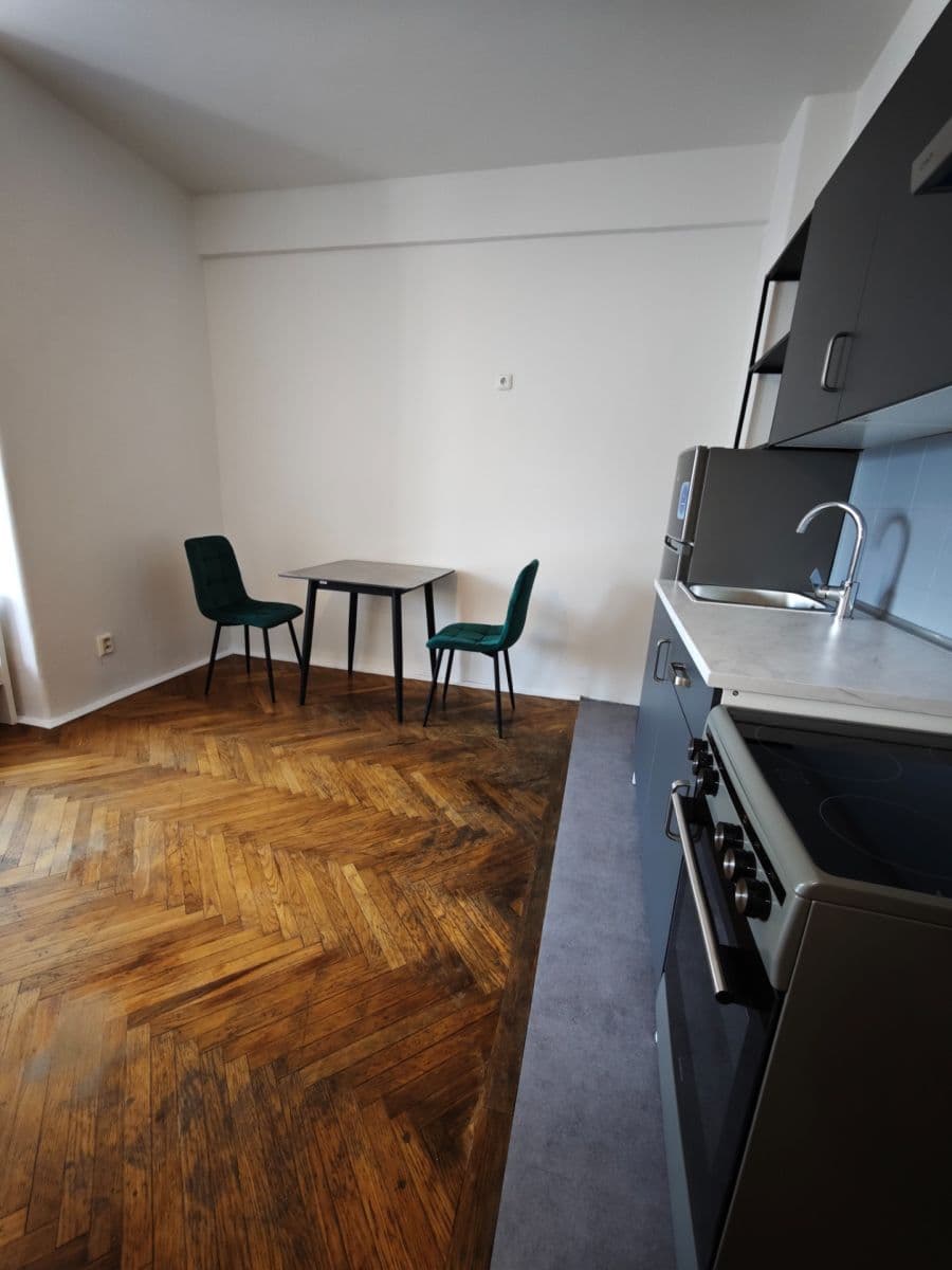 Pronájem bytu 1+kk 28 m², Komunardů, Praha, Praha Pronájem bytu 1+kk 28 m², Komunardů, Praha, Praha