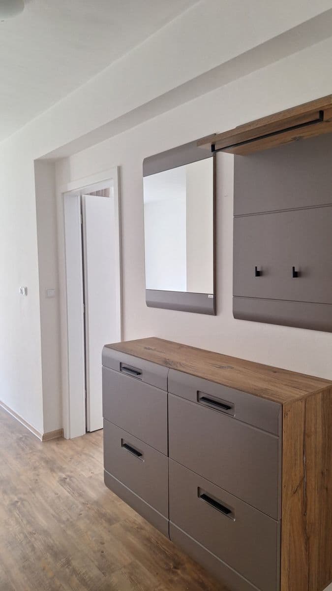 Pronájem bytu 2+kk 48 m², Na Horkách, Kralupy nad Vltavou, Středočeský kraj Pronájem bytu 2+kk 48 m², Na Horkách, Kralupy nad Vltavou, Středočeský kraj