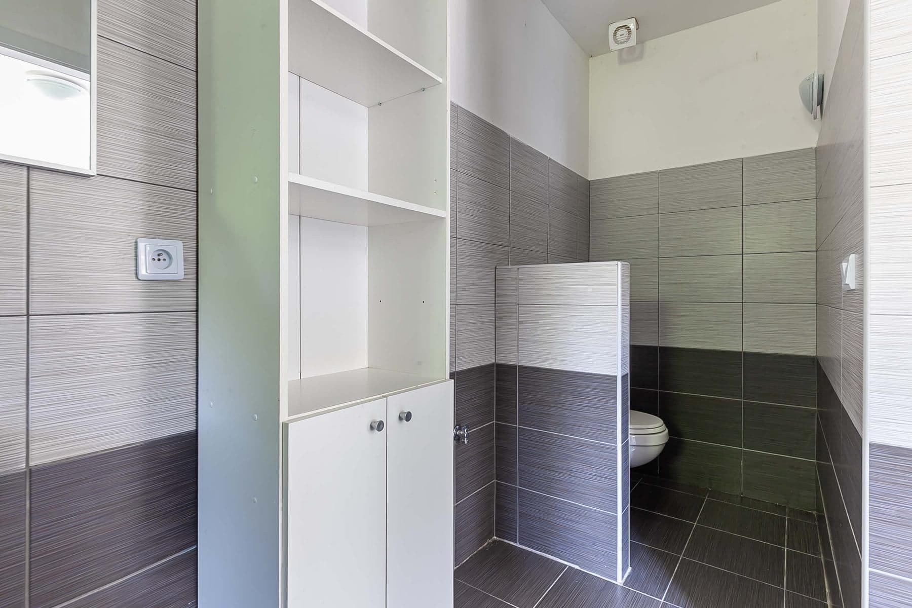 Prodej domu 250 m², pozemek 1.555 m², Doubravčice, Středočeský kraj Prodej domu 250 m², pozemek 1.555 m², Doubravčice, Středočeský kraj