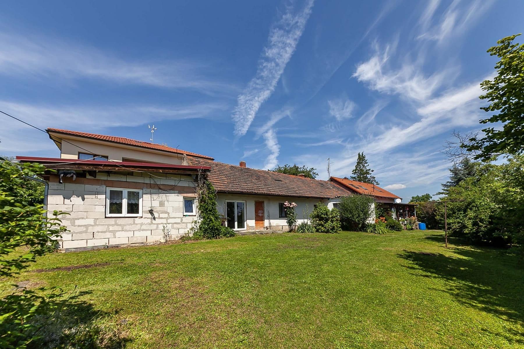 Prodej domu 250 m², pozemek 1.555 m², Doubravčice, Středočeský kraj Prodej domu 250 m², pozemek 1.555 m², Doubravčice, Středočeský kraj