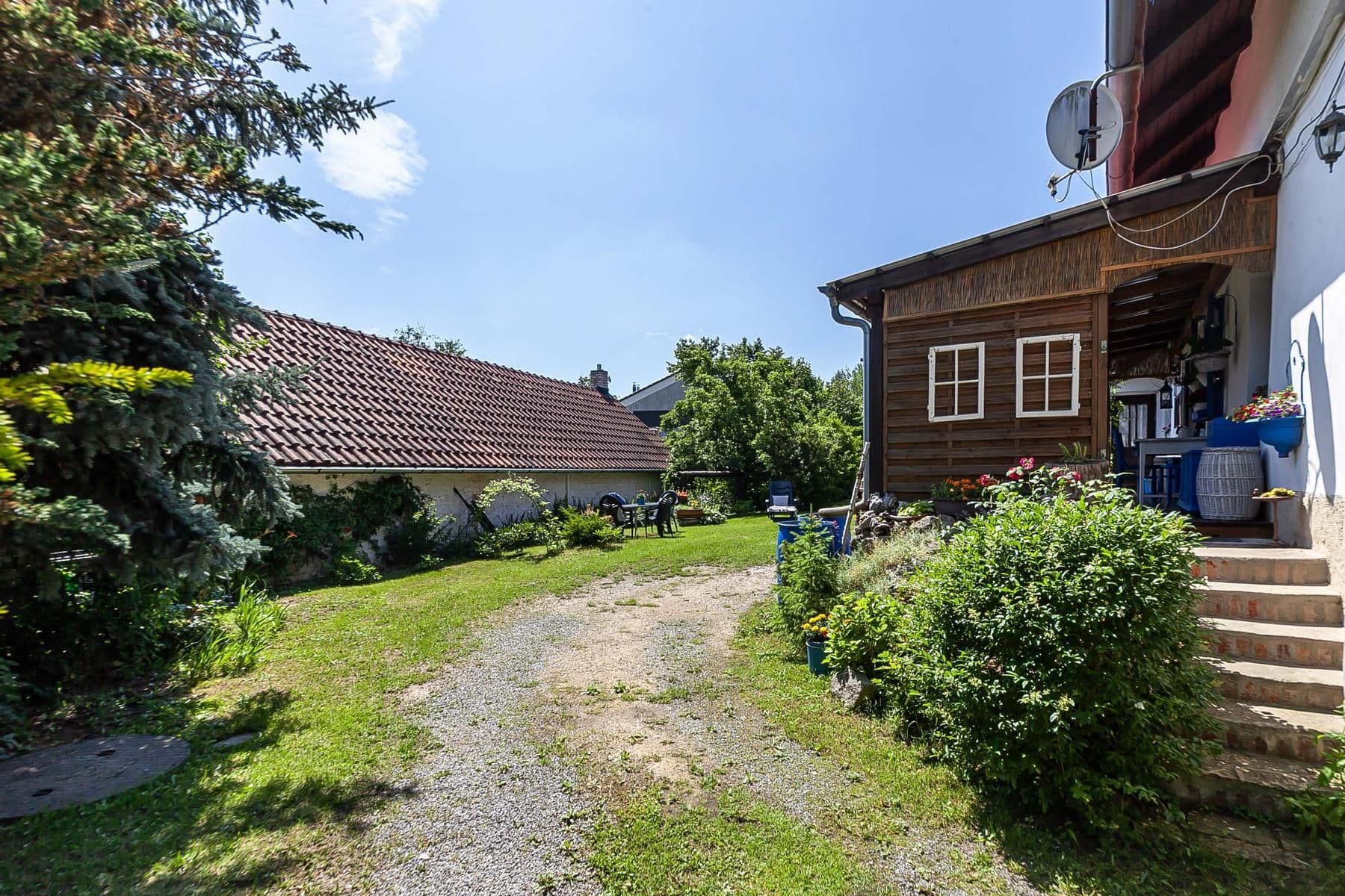 Prodej domu 250 m², pozemek 1.555 m², Doubravčice, Středočeský kraj Prodej domu 250 m², pozemek 1.555 m², Doubravčice, Středočeský kraj