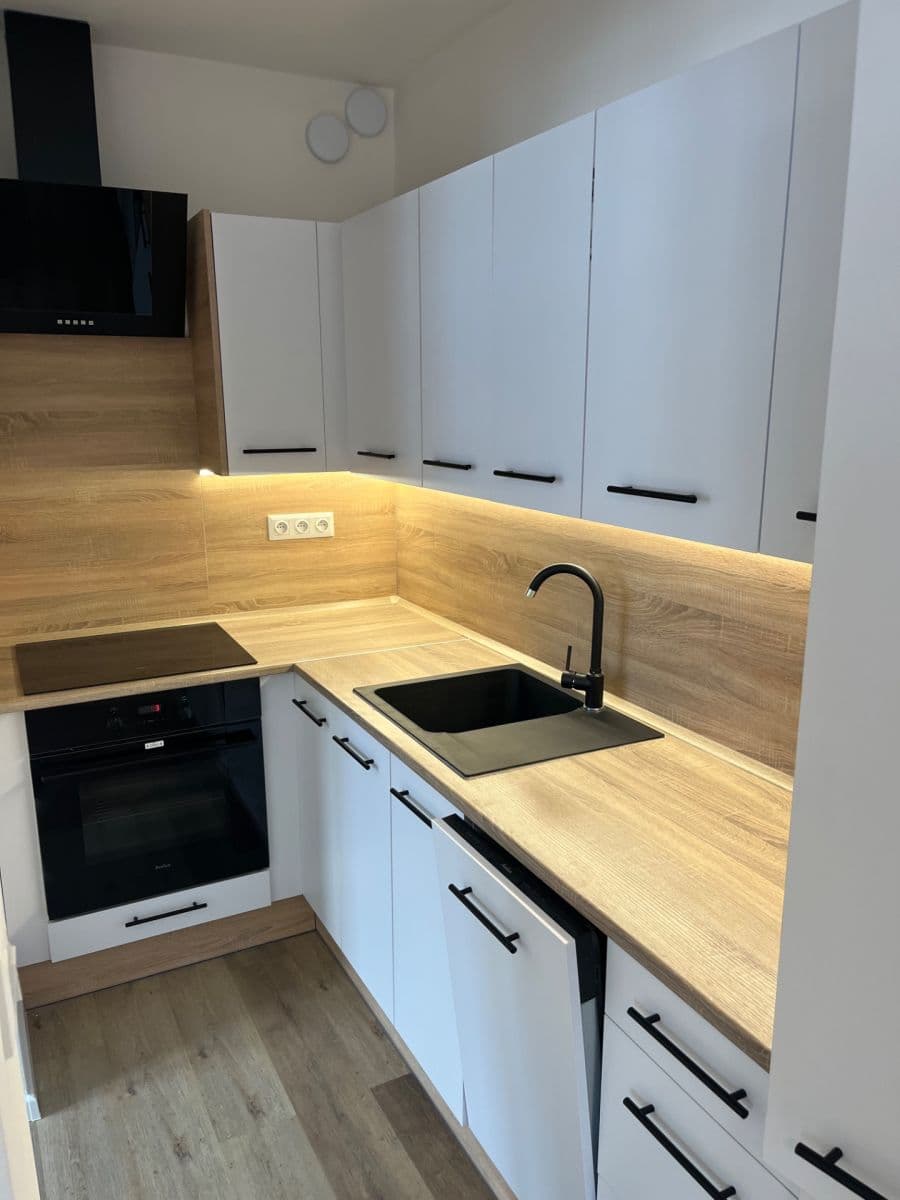 Pronájem bytu 2+kk 39 m², Hany Kvapilové, Ostrava, Moravskoslezský kraj Pronájem bytu 2+kk 39 m², Hany Kvapilové, Ostrava, Moravskoslezský kraj