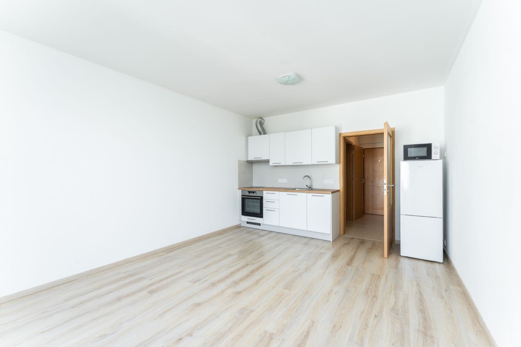 Prodej bytu 1+kk 27 m², Za černým mostem, Praha, Praha Prodej bytu 1+kk 27 m², Za černým mostem, Praha, Praha