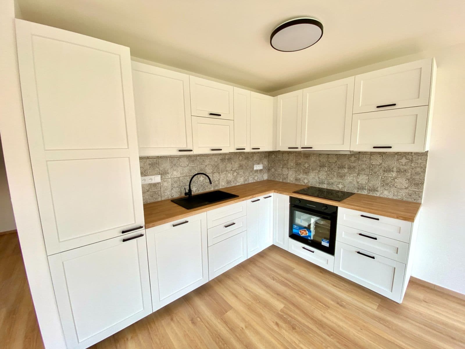 Pronájem bytu 3+kk 69 m², Přímětická, Praha, Praha Pronájem bytu 3+kk 69 m², Přímětická, Praha, Praha