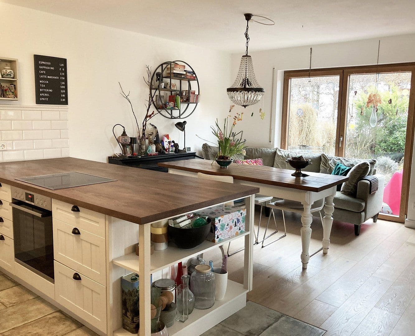 Prodej domu 218 m², pozemek 500 m², Bergen, Bavorsko Prodej domu 218 m², pozemek 500 m², Bergen, Bavorsko