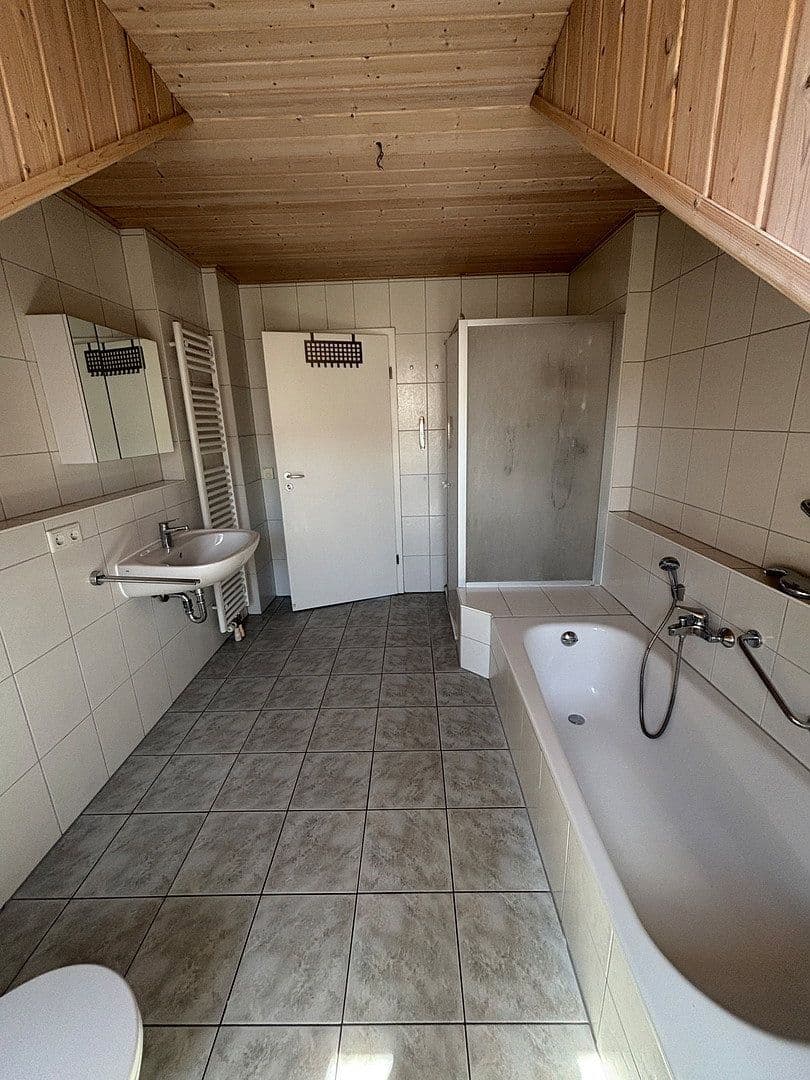 Pronájem domu 130 m², pozemek 270 m², Neuburg an der Donau, Bavorsko Pronájem domu 130 m², pozemek 270 m², Neuburg an der Donau, Bavorsko