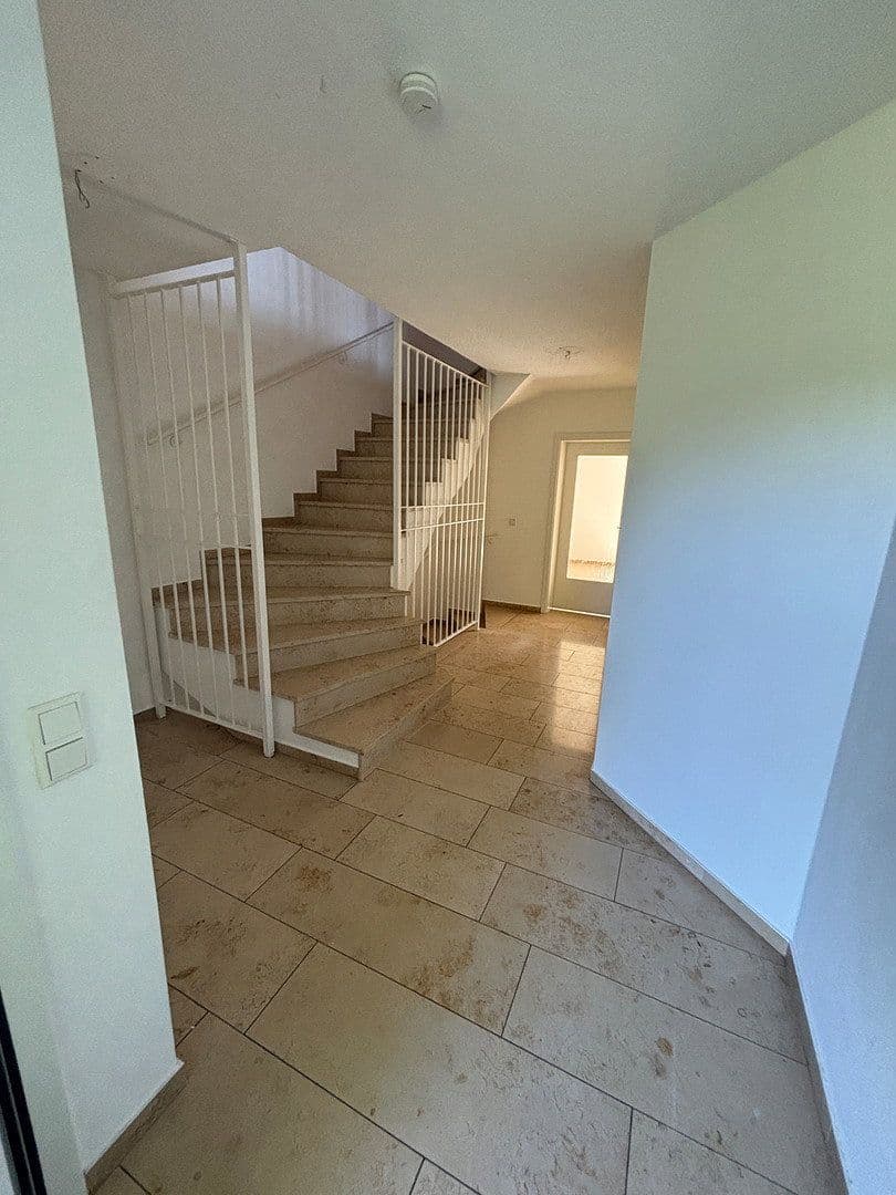 Pronájem domu 130 m², pozemek 270 m², Neuburg an der Donau, Bavorsko Pronájem domu 130 m², pozemek 270 m², Neuburg an der Donau, Bavorsko