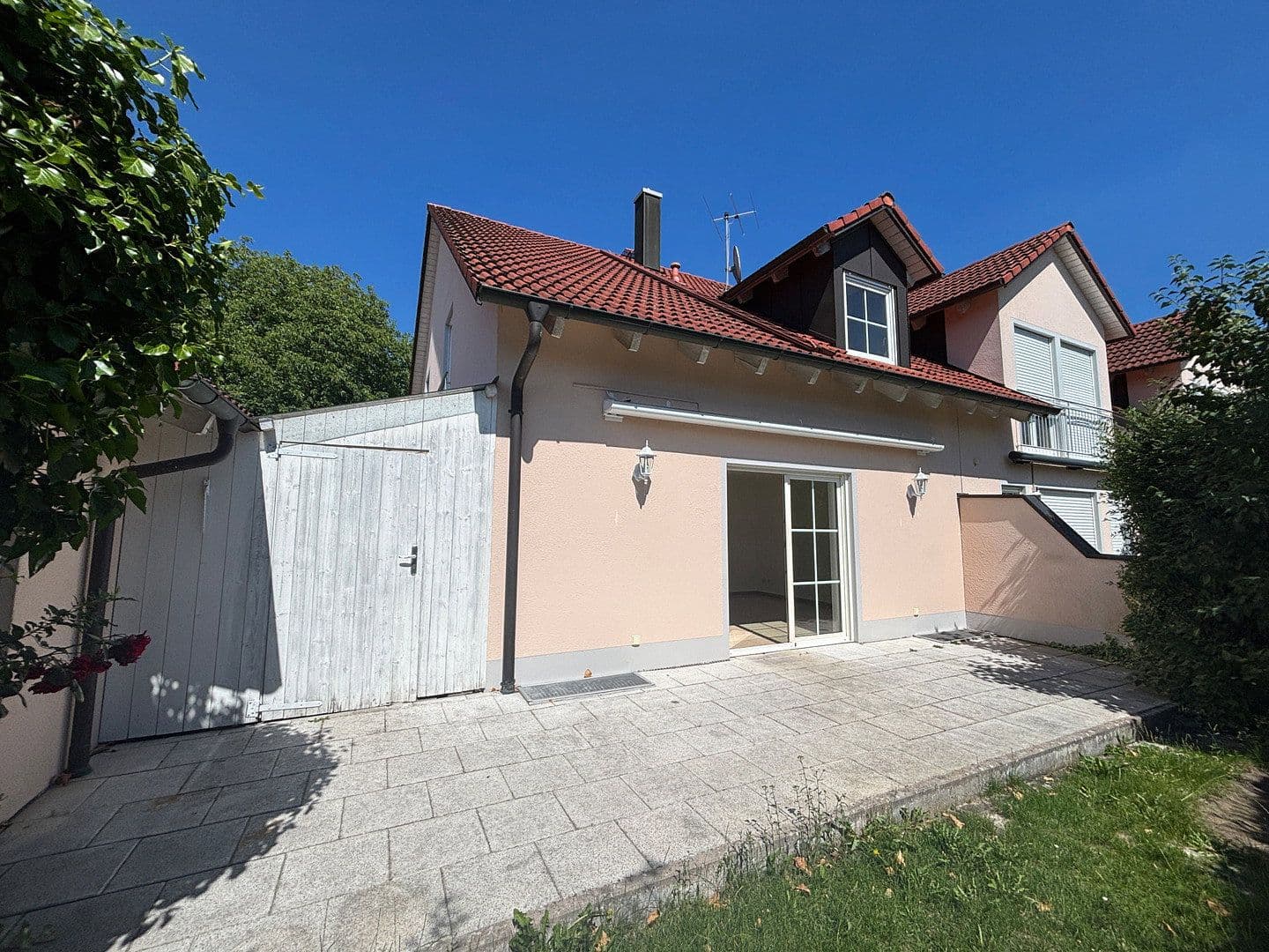 Pronájem domu 130 m², pozemek 270 m², Neuburg an der Donau, Bavorsko Pronájem domu 130 m², pozemek 270 m², Neuburg an der Donau, Bavorsko