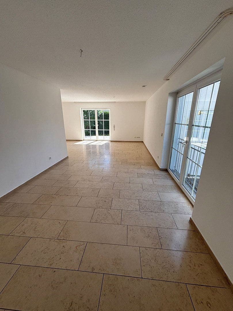 Pronájem domu 130 m², pozemek 270 m², Neuburg an der Donau, Bavorsko Pronájem domu 130 m², pozemek 270 m², Neuburg an der Donau, Bavorsko