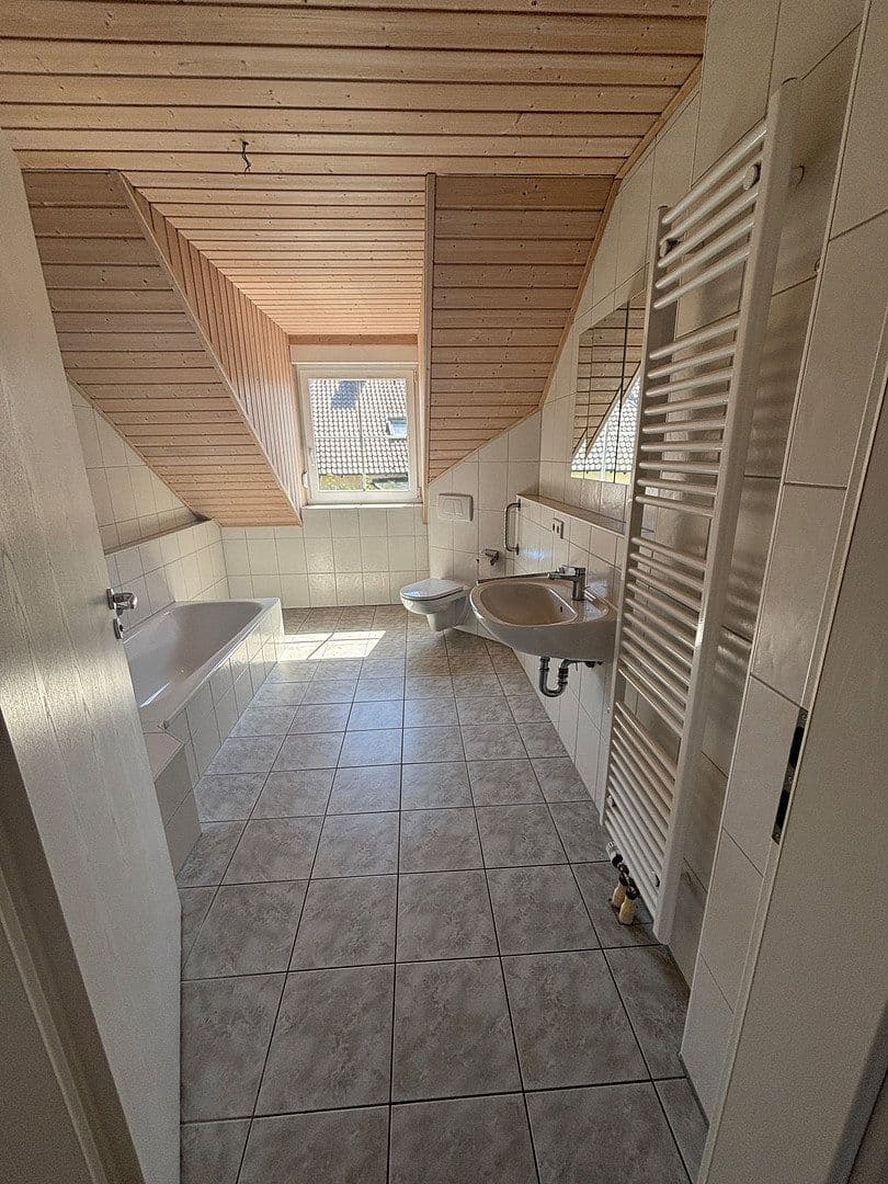 Pronájem domu 130 m², pozemek 270 m², Neuburg an der Donau, Bavorsko Pronájem domu 130 m², pozemek 270 m², Neuburg an der Donau, Bavorsko