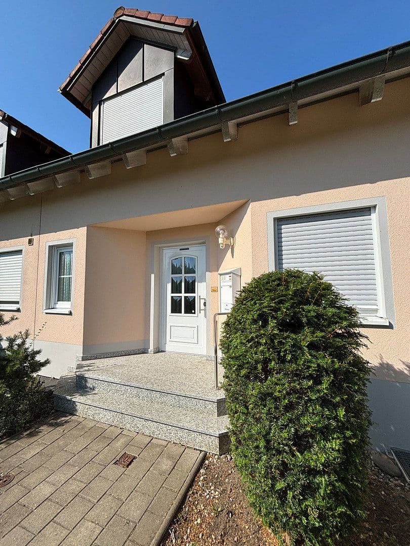 Pronájem domu 130 m², pozemek 270 m², Neuburg an der Donau, Bavorsko Pronájem domu 130 m², pozemek 270 m², Neuburg an der Donau, Bavorsko