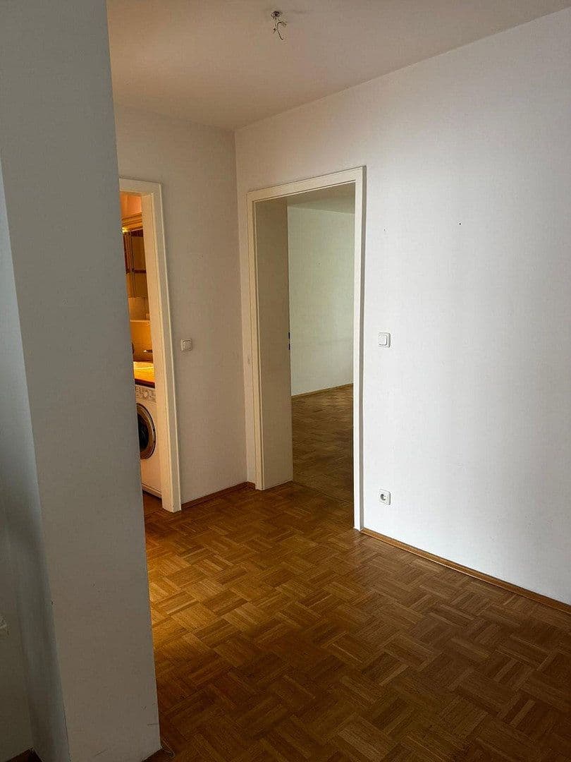 Prodej bytu 2+1 70 m², Denninger Str., München, Bavorsko Prodej bytu 2+1 70 m², Denninger Str., München, Bavorsko