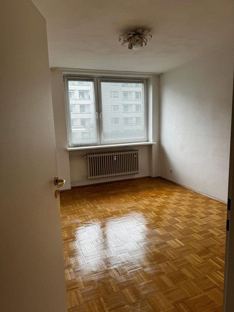 Prodej bytu 2+1 70 m², Denninger Str., München, Bavorsko Prodej bytu 2+1 70 m², Denninger Str., München, Bavorsko