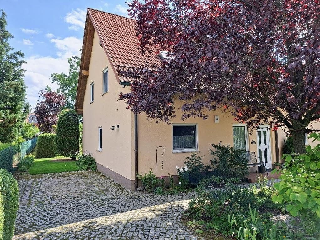 Prodej domu 184 m², pozemek 1.122 m², Geschwister-Scholl-Straße 29, Falkensee, Braniborsko Prodej domu 184 m², pozemek 1.122 m², Geschwister-Scholl-Straße 29, Falkensee, Braniborsko