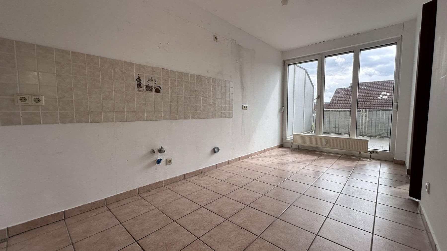 Pronájem bytu 2+1 82 m², Bad Emstal, Hessen Pronájem bytu 2+1 82 m², Bad Emstal, Hessen