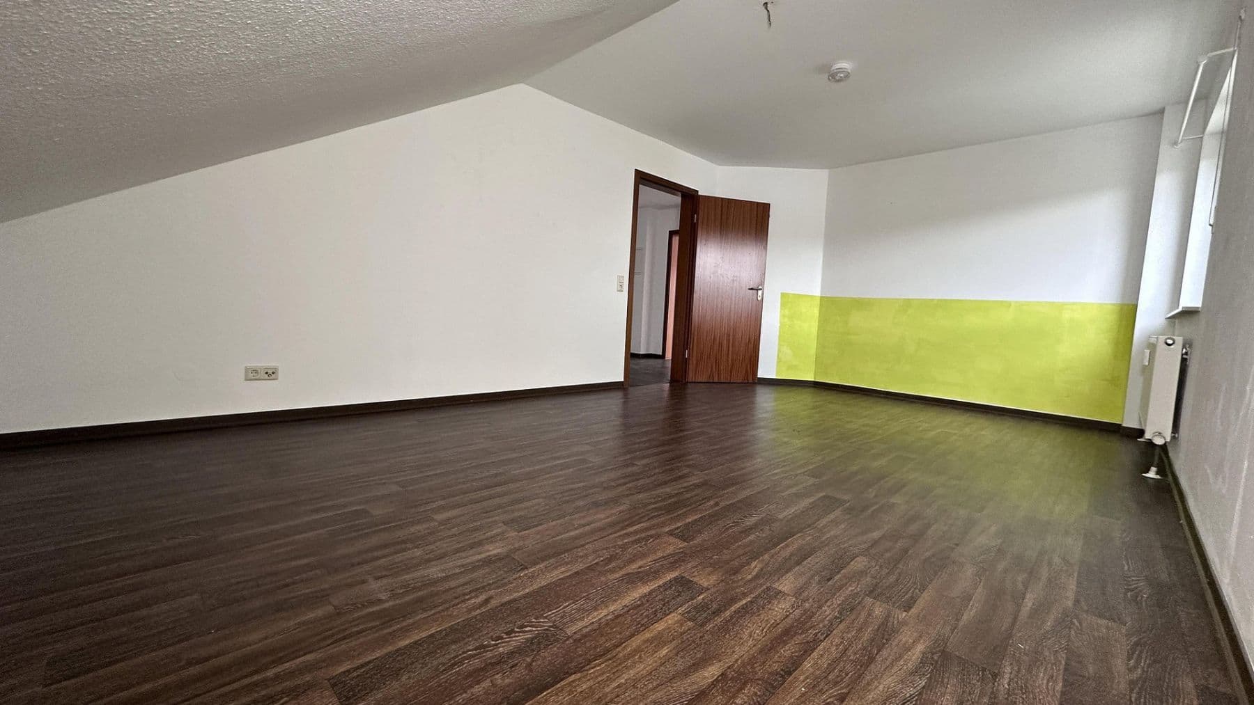 Pronájem bytu 2+1 82 m², Bad Emstal, Hessen Pronájem bytu 2+1 82 m², Bad Emstal, Hessen