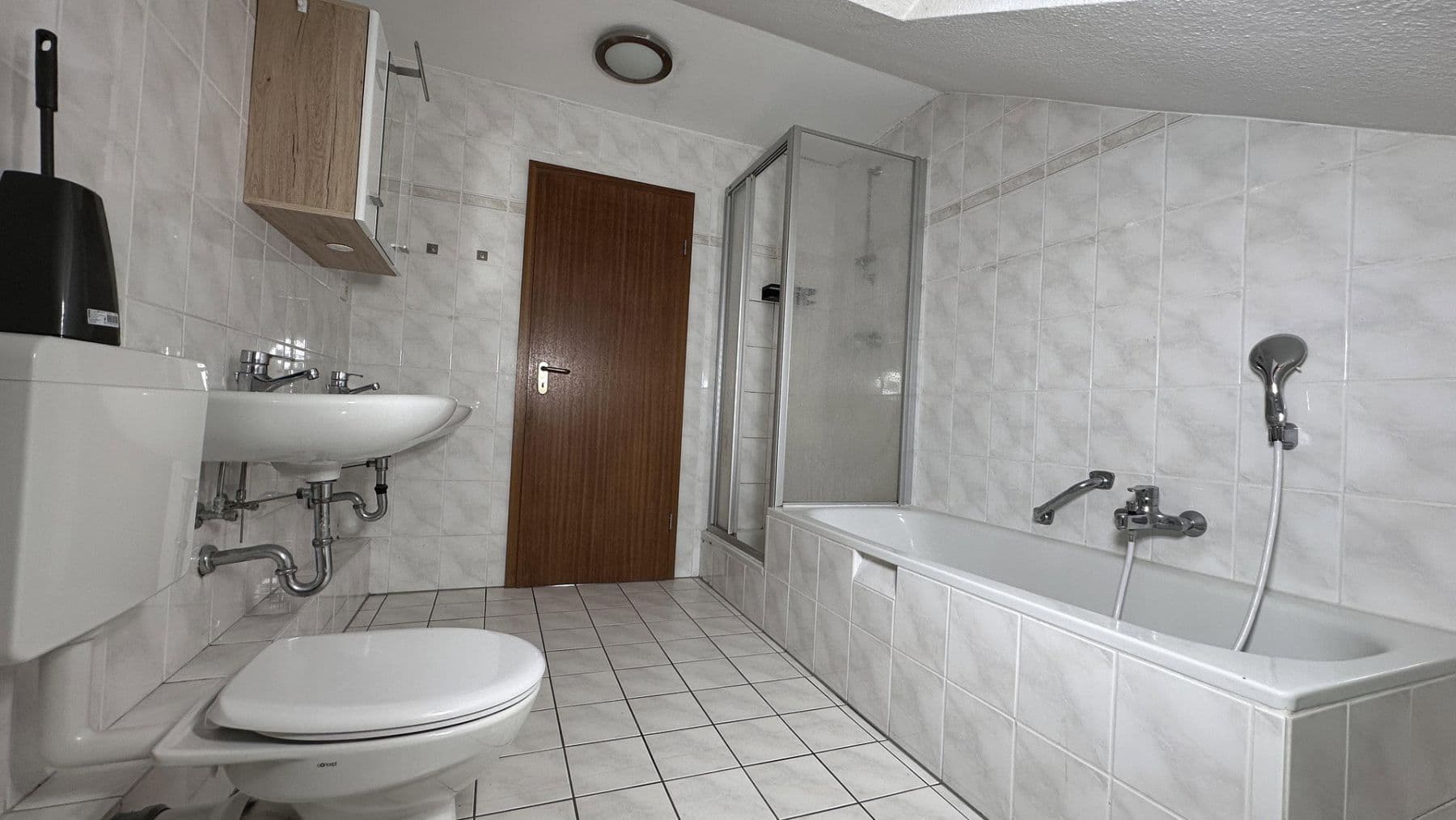 Pronájem bytu 2+1 82 m², Bad Emstal, Hessen Pronájem bytu 2+1 82 m², Bad Emstal, Hessen