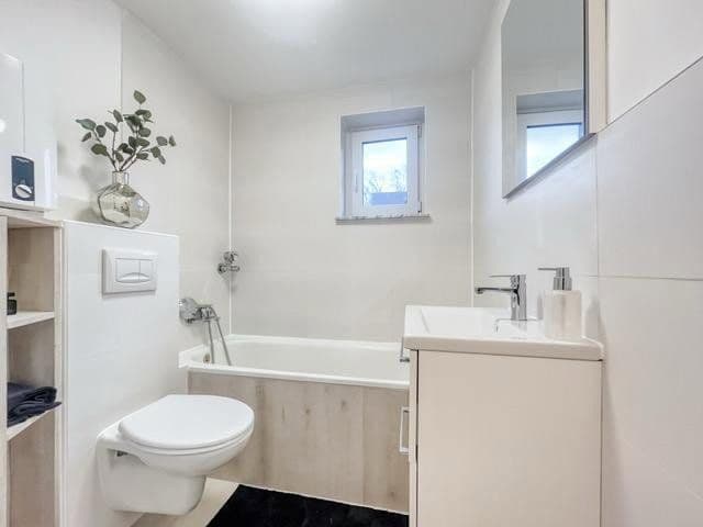 Prodej bytu 4+1 105 m², Etzmattenstraße 22, Freiburg im Breisgau-Tiengen, Bádensko-Württembersko Prodej bytu 4+1 105 m², Etzmattenstraße 22, Freiburg im Breisgau-Tiengen, Bádensko-Württembersko