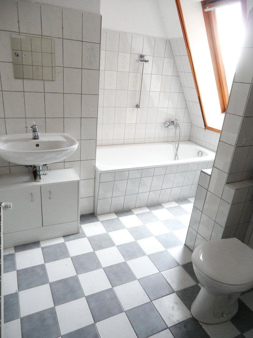 Pronájem bytu 3+1 69 m², Südstr. 64, Leipzig, Sasko Pronájem bytu 3+1 69 m², Südstr. 64, Leipzig, Sasko