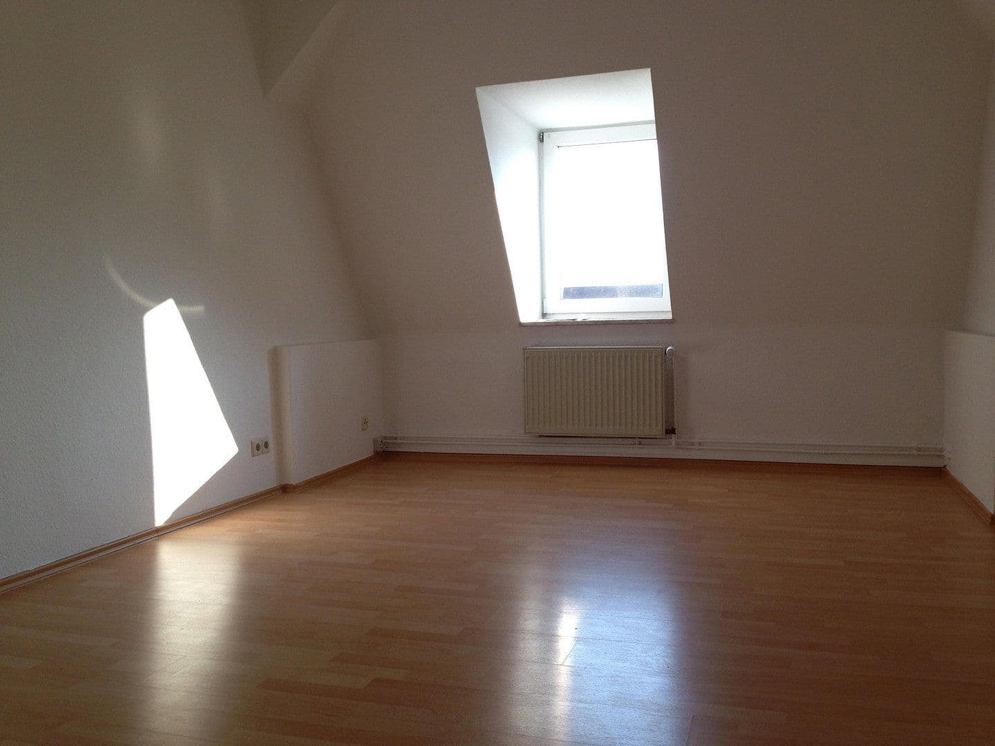 Pronájem bytu 3+1 69 m², Südstr. 64, Leipzig, Sasko Pronájem bytu 3+1 69 m², Südstr. 64, Leipzig, Sasko