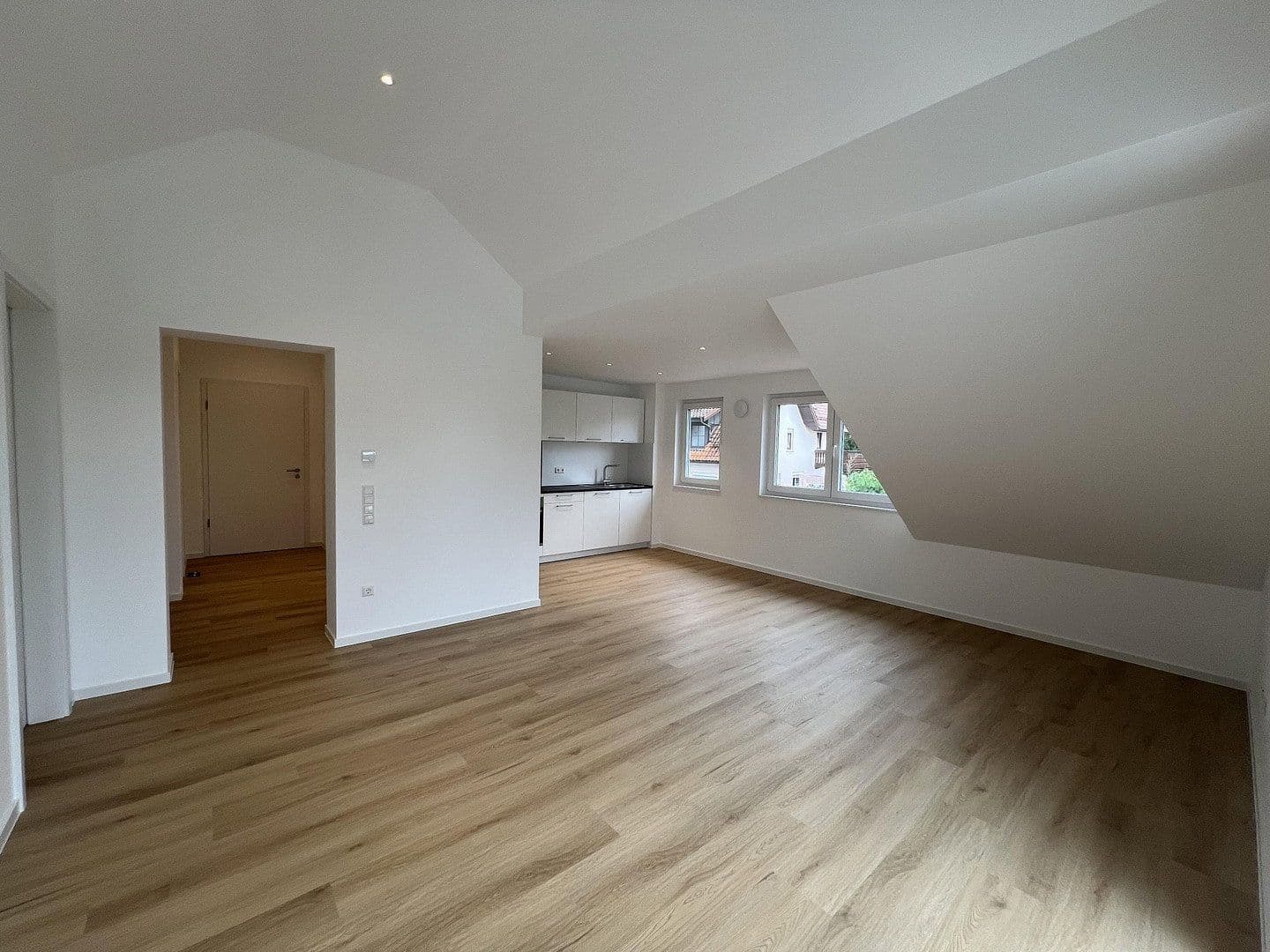 Pronájem bytu 3+1 74 m², Baden-Baden, Bádensko-Württembersko Pronájem bytu 3+1 74 m², Baden-Baden, Bádensko-Württembersko
